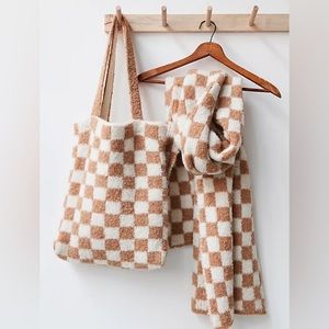 Checkers Carry On Scarf Set